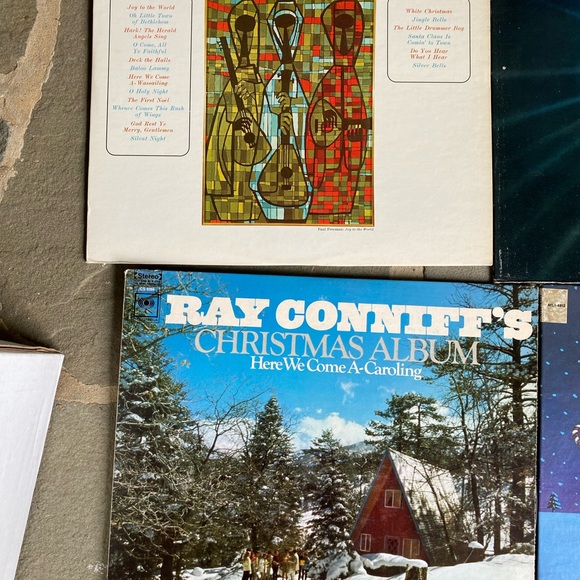 Bundle of 10 Christmas Vinyls- Bing Crosby Christmas, Johnny Cash - Picture 2 of 5